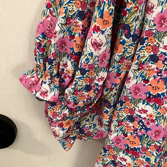 Perfectly Priscilla Floral Blouse - Picture 5 of 8